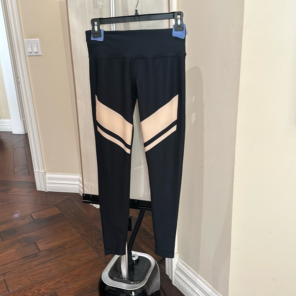 NWOT! Splits 59 striped Leggings Size Small